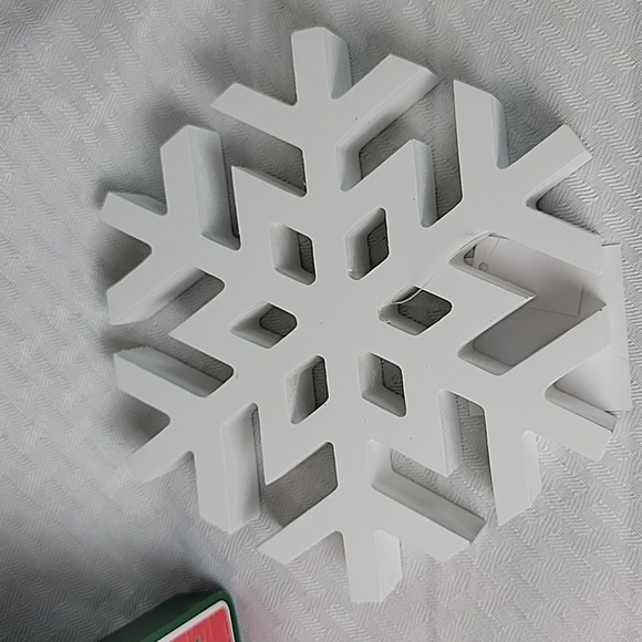 Christmas Wooden Block Village with Snowflake 4pc set - Picture 7 of 9